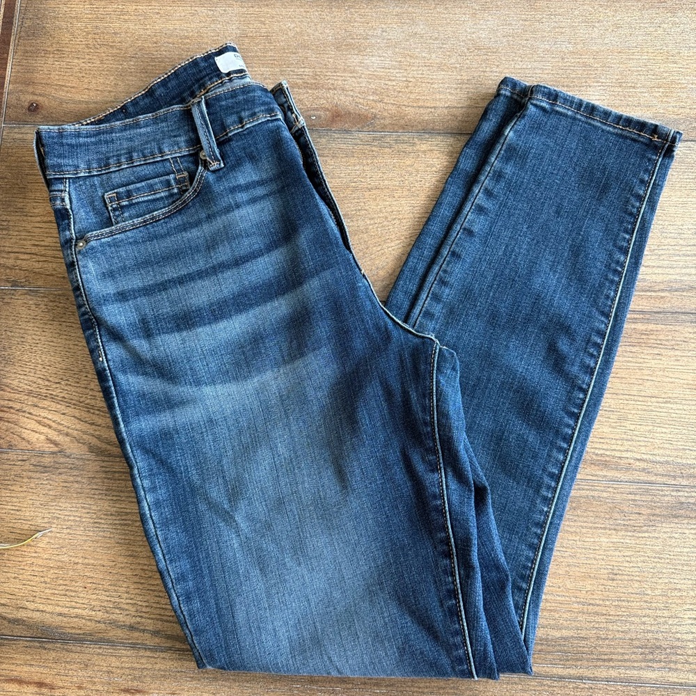 Levi's Mid-Rise Skinny Jeans in Dark Blue